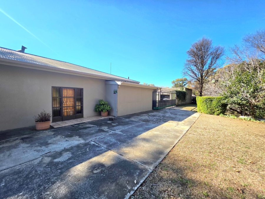 8 Bedroom Property for Sale in Bethlehem Free State